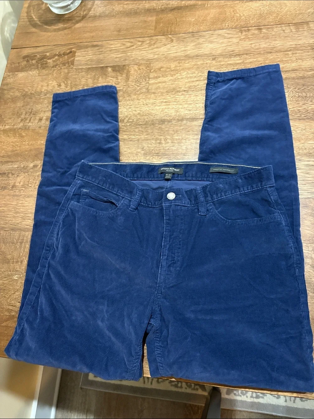 Banana Republic Traveler Athletic Tapered fit corduroy pants. Navy blue. 32 x 32